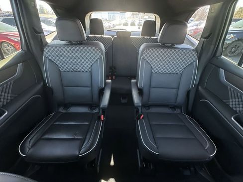 Used 2024 GMC Acadia Denali w/ Super Cruise Package image 22