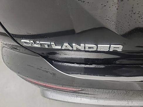 Used 2025 Mitsubishi Outlander SE AWD/4WD image 10