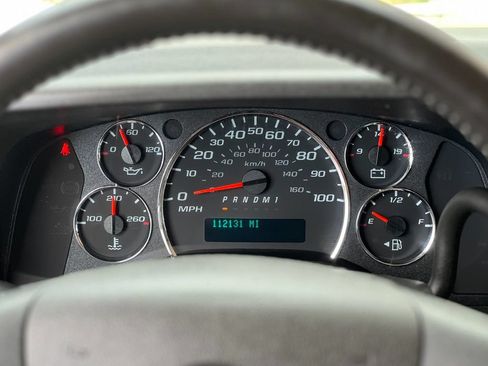 Used 2023 Chevrolet Express 2500 w/ Driver Convenience Package RWD image 14