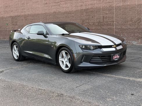 Used 2016 Chevrolet Camaro LT w/ Technology Package RWD image 1