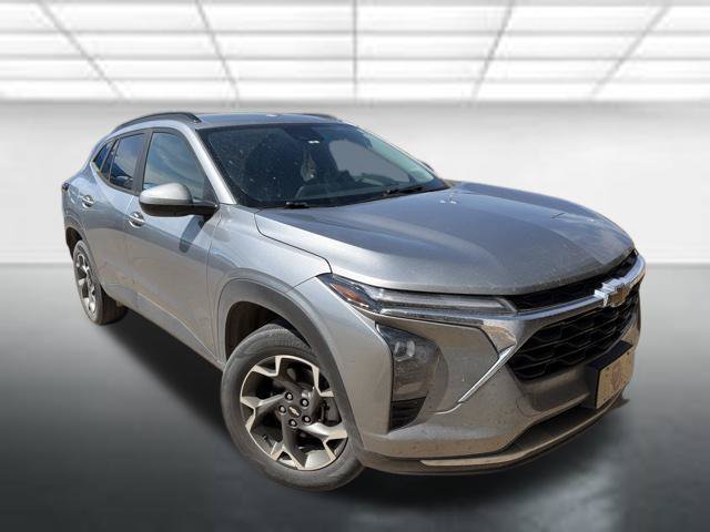 Used 2024 Chevrolet Trax LT FWD image 1