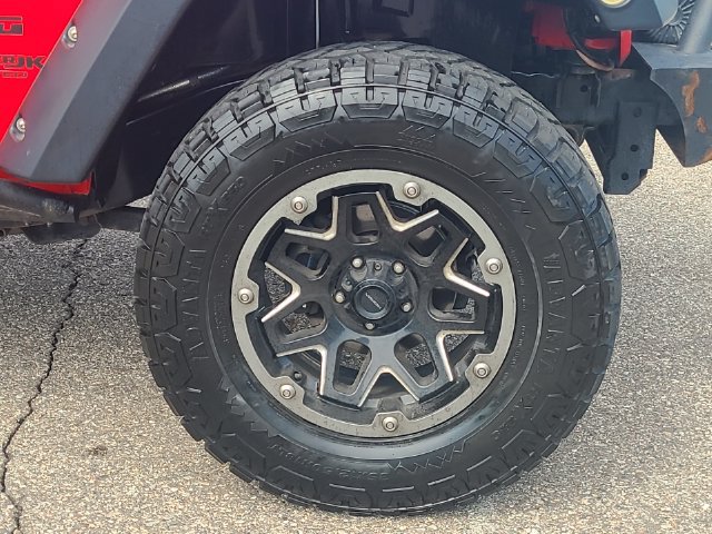 Used 2018 Jeep Wrangler Unlimited Sport w/ Connectivity Group AWD/4WD image 9