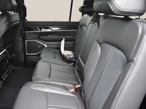 Used 2024 Jeep Wagoneer 2WD w/ Premium Group I image 14