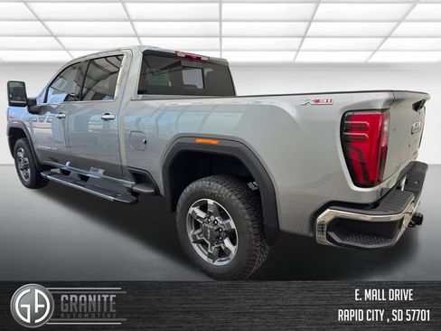 New 2026 GMC Sierra 3500 SLT w/ SLT Premium Package AWD/4WD image 4