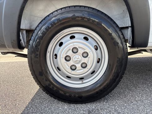 Used 2023 RAM ProMaster 2500 w/ Driver Convenience Group image 20