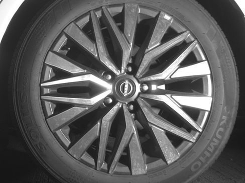 Used 2025 Nissan Altima 2.5 SV FWD image 14