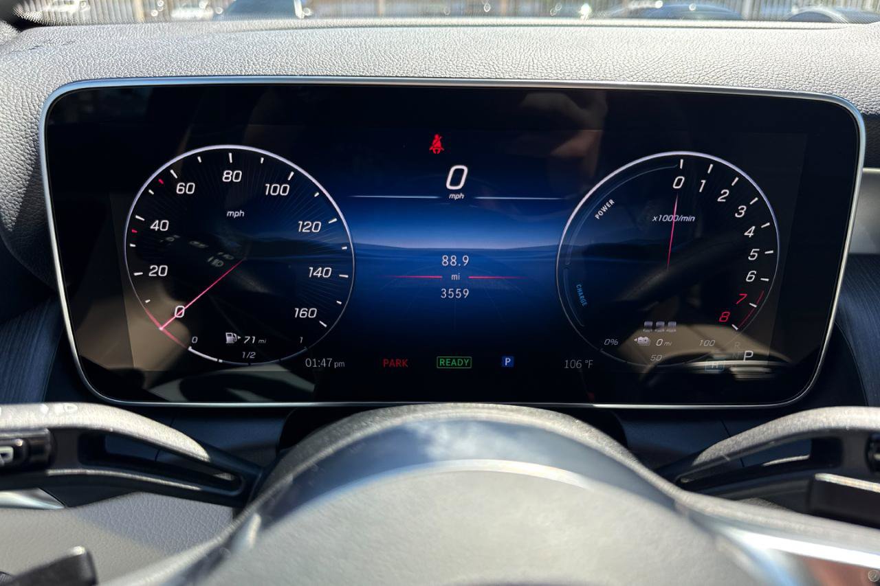Used 2025 Mercedes-Benz GLC 350e 4MATIC image 13