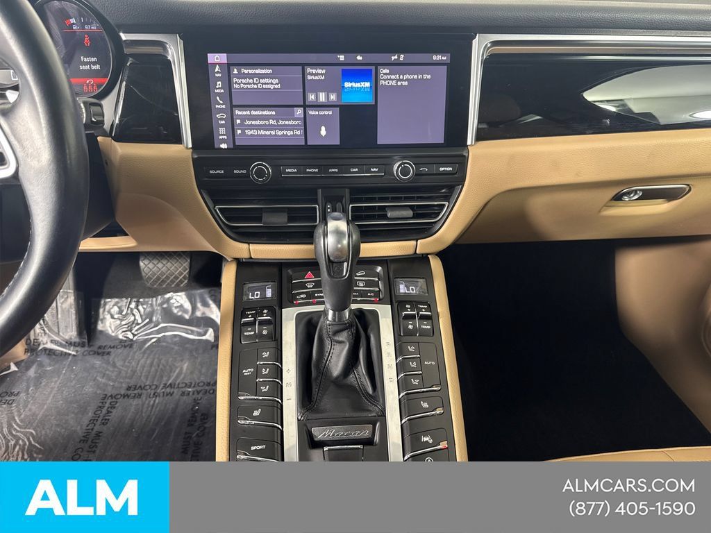 Used 2021 Porsche Macan AWD/4WD image 31
