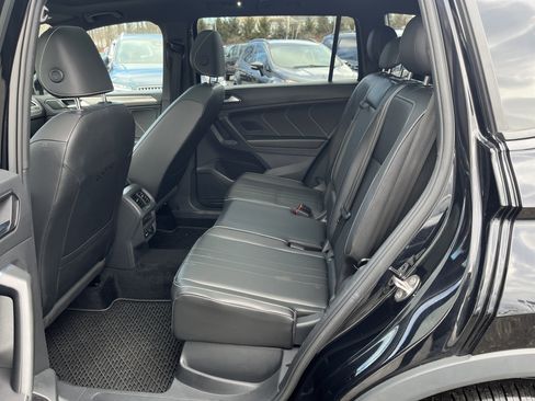 Used 2022 Volkswagen Tiguan SE R-Line image 29