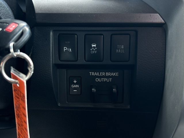 Used 2019 Toyota Tundra SR5 w/ Convenience Package AWD/4WD image 39