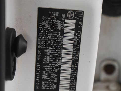 Used 2013 Toyota Corolla LE Special Edition image 24