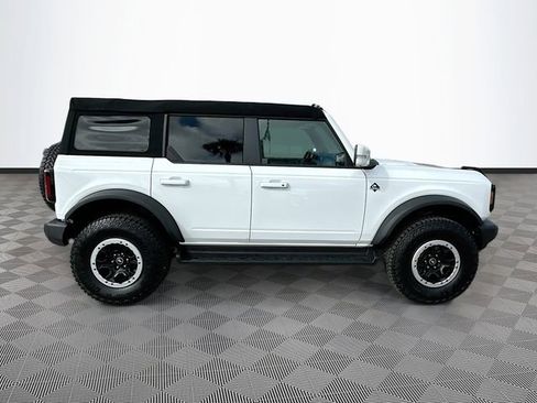 Used 2025 Ford Bronco Outer Banks w/ Sasquatch Package AWD/4WD image 4