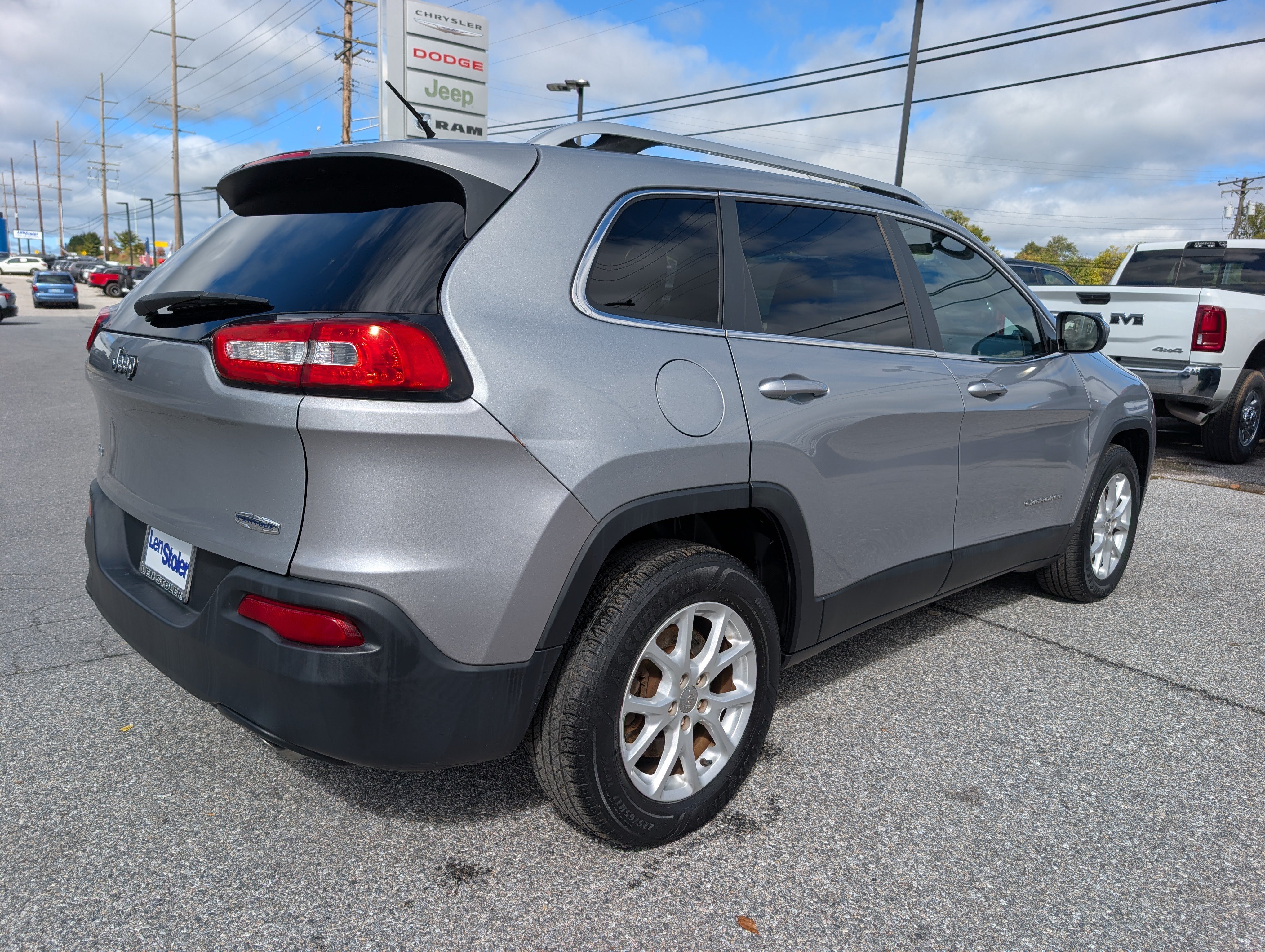 Used 2014 Jeep Cherokee Latitude AWD/4WD image 5