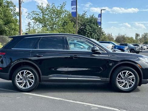 New 2025 Lincoln Corsair AWD w/ Equipment Group 101A image 8