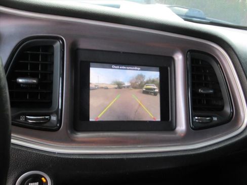 Used 2019 Dodge Challenger SXT image 21