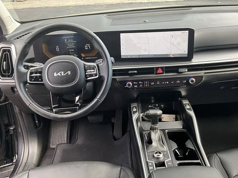 Used 2025 Kia Sorento S image 27