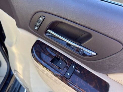 Used 2011 GMC Yukon Denali image 16