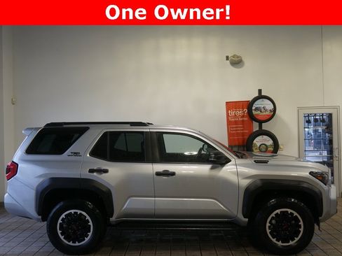 Certified 2025 Toyota 4Runner TRD Off-Road image 2