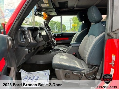 Used 2023 Ford Bronco 2-Door AWD/4WD image 9