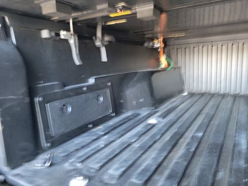 Used 2018 Toyota Tacoma SR5 image 10