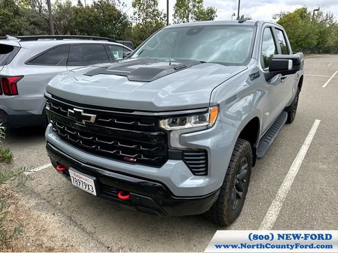 Used 2024 Chevrolet Silverado 1500 LT Trail Boss w/ LT Trail Boss Premium Package AWD/4WD image 1