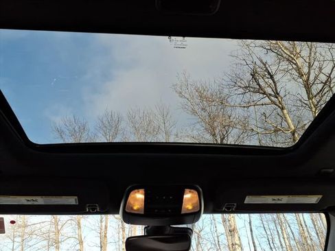 Used 2024 Dodge Durango GT image 17