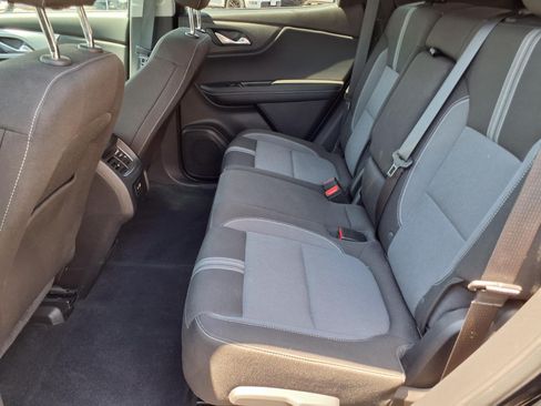 Used 2025 Chevrolet Blazer LT AWD/4WD image 10