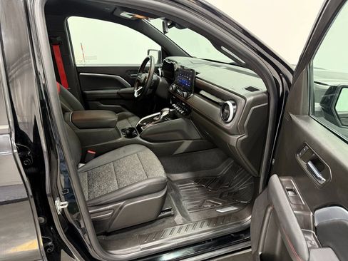 Used 2023 Chevrolet Colorado Z71 w/ Z71 Convenience Package 2 image 25