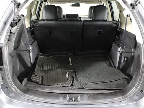 Used 2019 Mitsubishi Outlander SE image 15