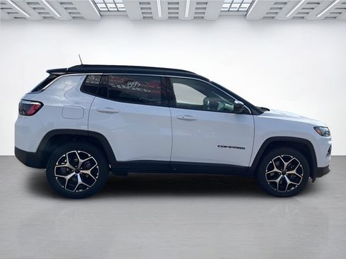Used 2025 Jeep Compass Limited AWD/4WD image 8
