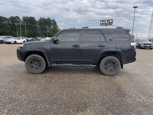 Used 2023 Toyota 4Runner SR5 Premium w/ Moonroof Package AWD/4WD image 8