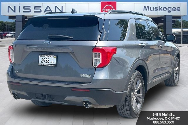 Used 2024 Ford Explorer XLT w/ Equipment Group 202A RWD image 5