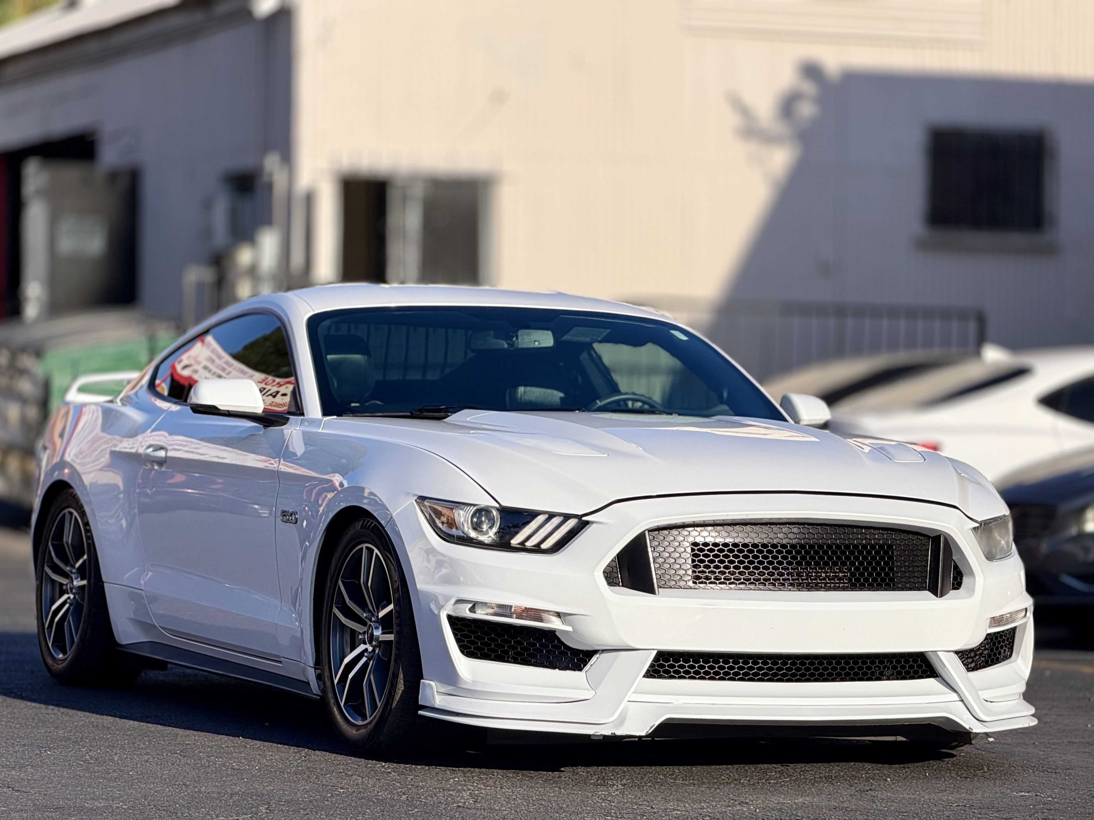 Used 2017 Ford Mustang GT Premium RWD image 3