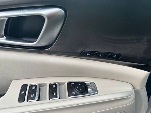 Certified 2025 Kia Carnival SX Prestige FWD image 14