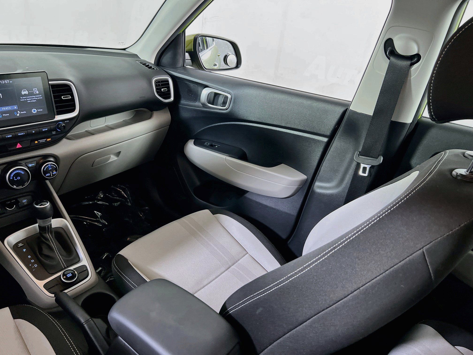 Used 2023 Hyundai Venue SEL FWD image 22