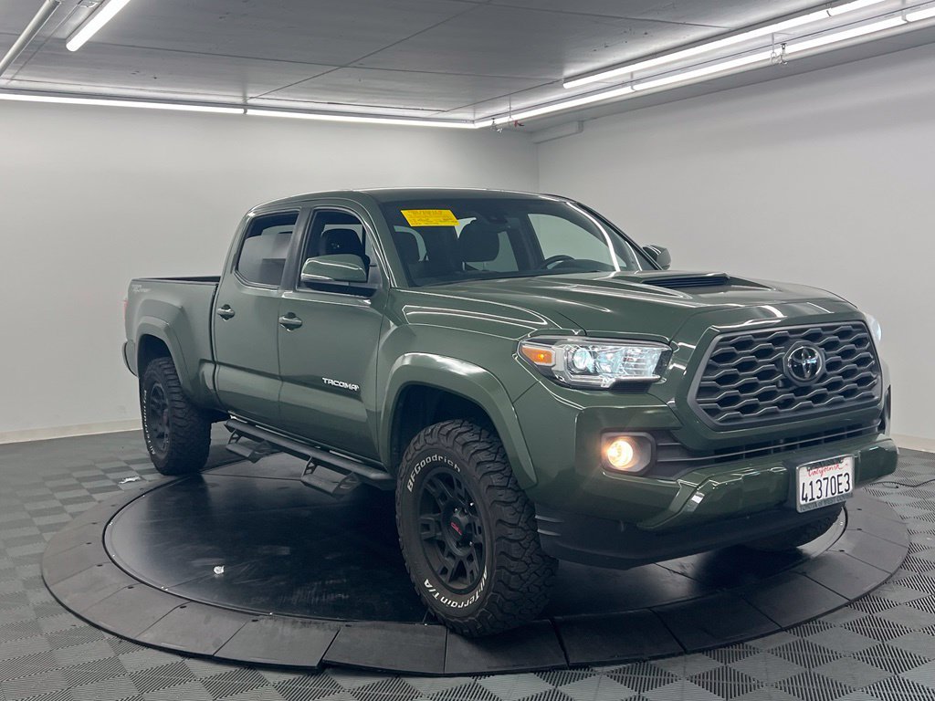 Used 2021 Toyota Tacoma TRD Sport w/ Technology Package RWD image 3