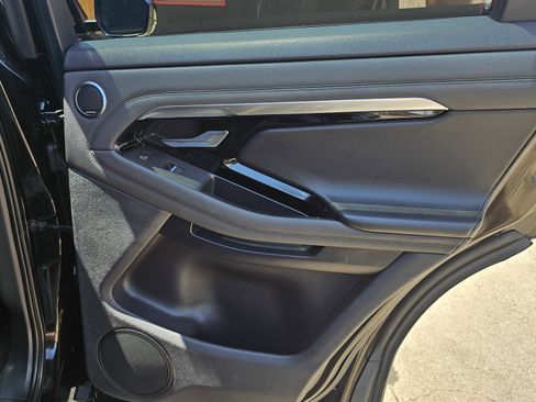 Used 2020 Land Rover Range Rover Evoque R-Dynamic SE image 30