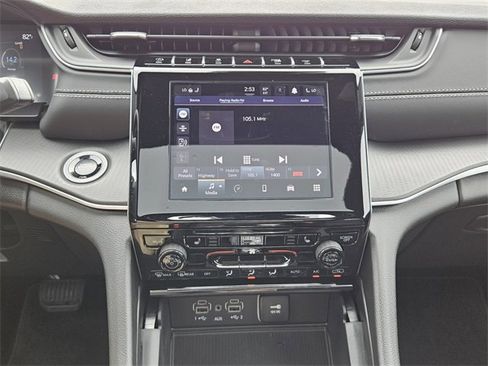 New 2025 Jeep Grand Cherokee Laredo X w/ Luxury Tech Group I image 8