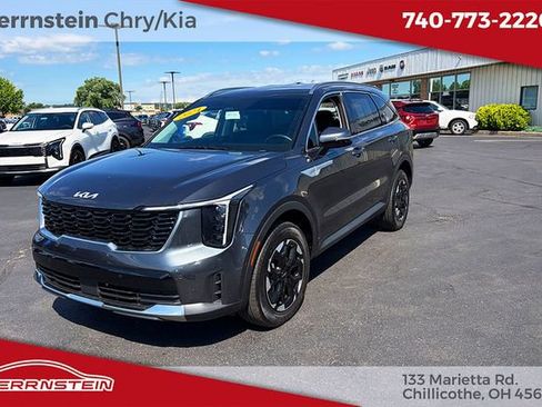 Used 2024 Kia Sorento S AWD/4WD image 3
