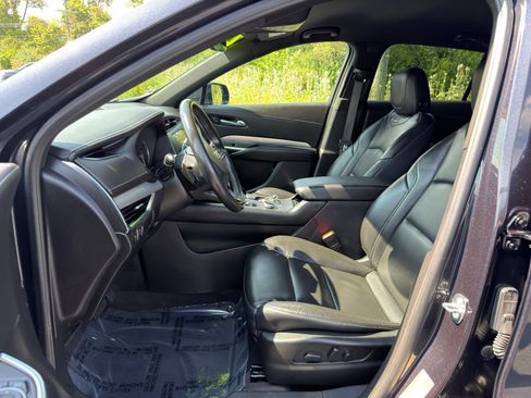 Used 2023 Cadillac XT4 Premium Luxury AWD/4WD image 10