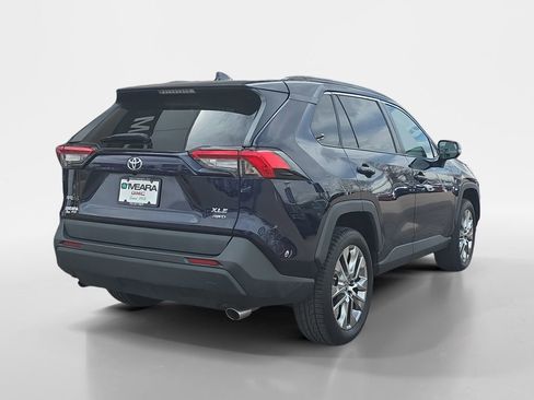 Used 2020 Toyota RAV4 XLE Premium image 6