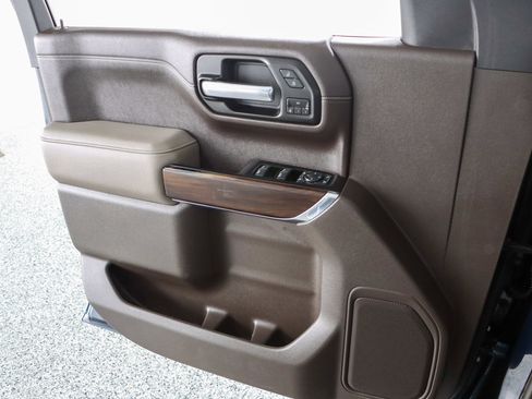 Used 2019 GMC Sierra 1500 SLT w/ SLT Premium Package image 24