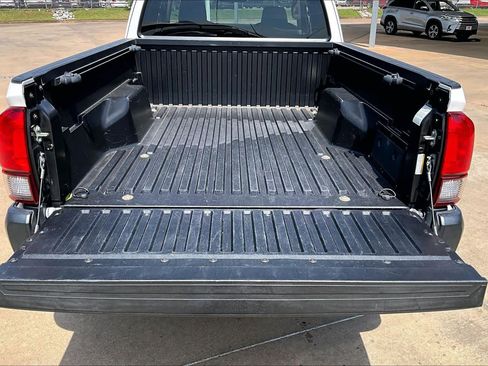 Used 2019 Toyota Tacoma SR AWD/4WD image 30