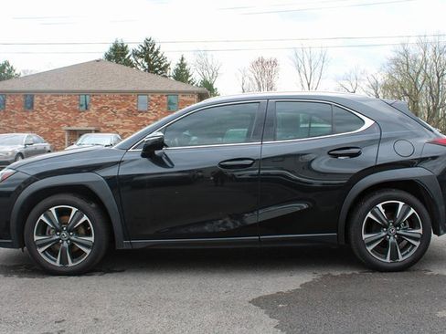 Used 2021 Lexus UX 200 w/ Accessory Package (Z1) image 5