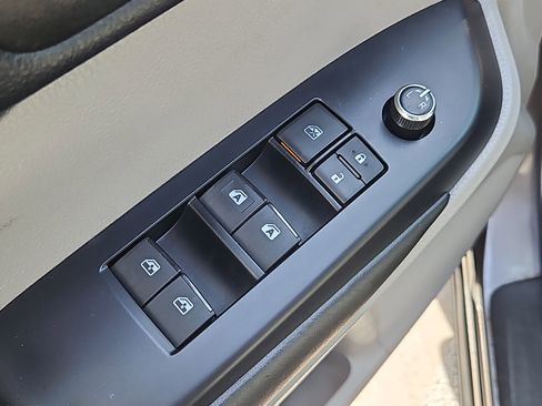 Used 2017 Toyota Highlander XLE w/ Carpet Mat Package AWD/4WD image 18