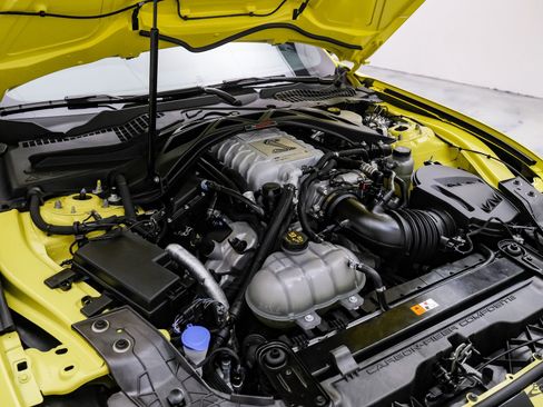 Used 2021 Ford Mustang Shelby GT500 w/ Carbon Fiber Track Pack image 70