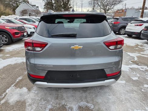 Used 2025 Chevrolet TrailBlazer LT w/ LT Cold Weather Package image 5