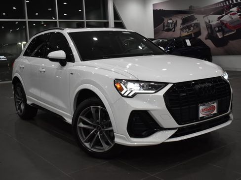 Used 2023 Audi Q3 2.0T Premium Plus w/ Premium Plus Package image 37