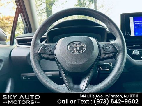 Used 2023 Toyota Corolla LE image 12