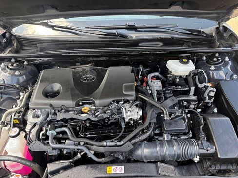 Used 2025 Toyota Camry LE FWD image 31